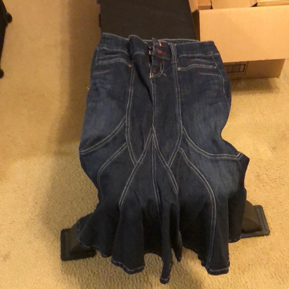 Candies denim skirt flares at bottom size 3